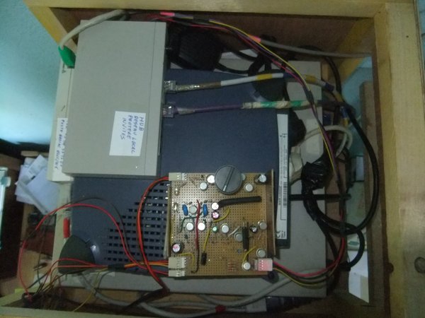Haut : carte electronique de controle